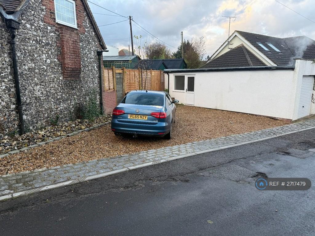 Private Driveway - 3-4 Vehicles