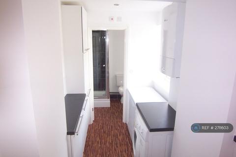 6 bedroom terraced house to rent, Student House - North Rd, Bristol, BS6