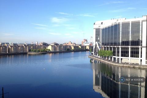 undefined, Selsdon Way, London, E14