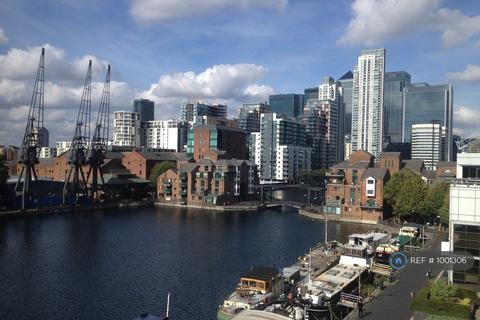 undefined, Selsdon Way, London, E14