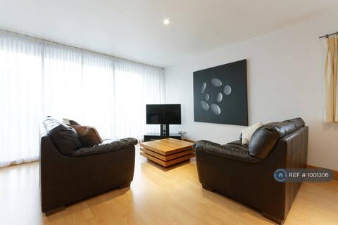 undefined, Selsdon Way, London, E14