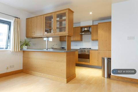 undefined, Selsdon Way, London, E14