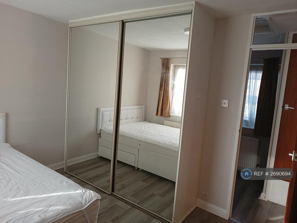 2nd Bedroom