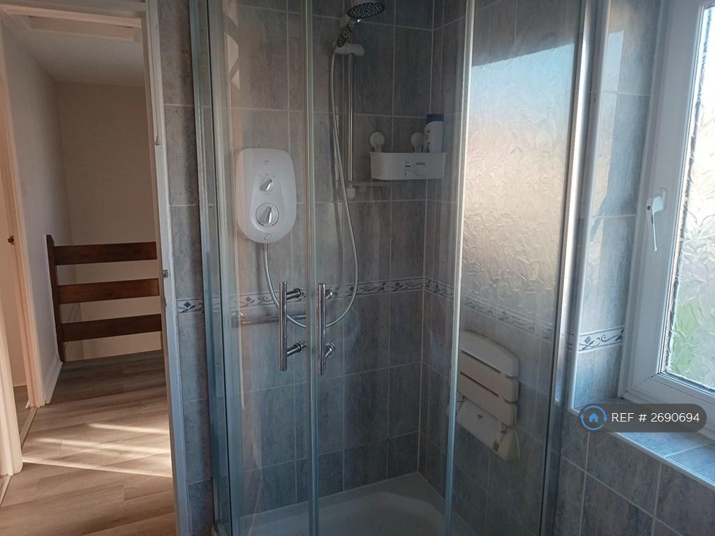 Bathroom &amp; Toilet