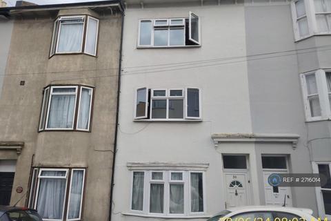 4 bedroom terraced house to rent, St. Martins Place, Brighton, BN2
