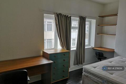 4 bedroom terraced house to rent, St. Martins Place, Brighton, BN2