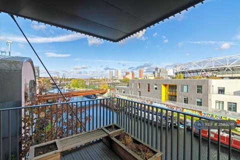 2 bedroom flat to rent, Milliner House, London, E3