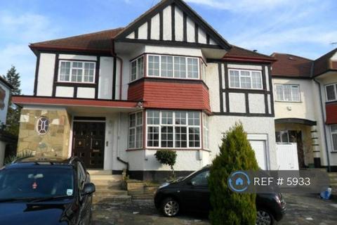 1 bedroom in a house share to rent, Grendon Gardens, London. Wembley Park, HA9
