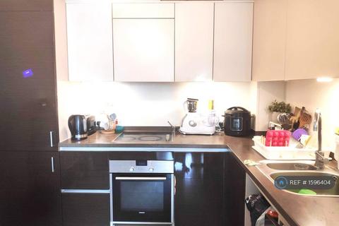 2 bedroom flat to rent, Quadrant Court, Wembley, HA9