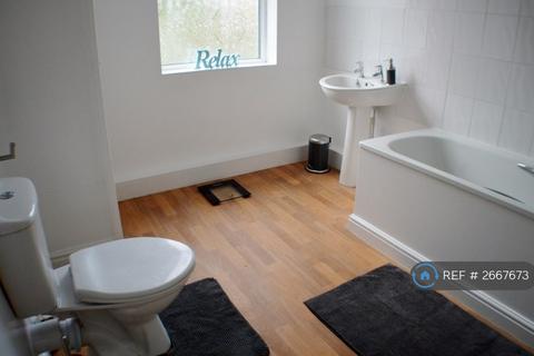 4 bedroom detached house to rent, Greenfield Street, Nottingham, NG7