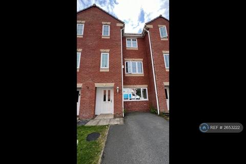 5 bedroom terraced house to rent, Spring Place Gardens, Mirfield, WF14