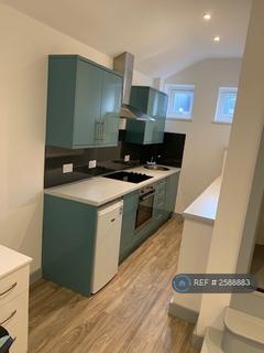 Studio to rent, Llanfair Buildings, Swansea, SA1