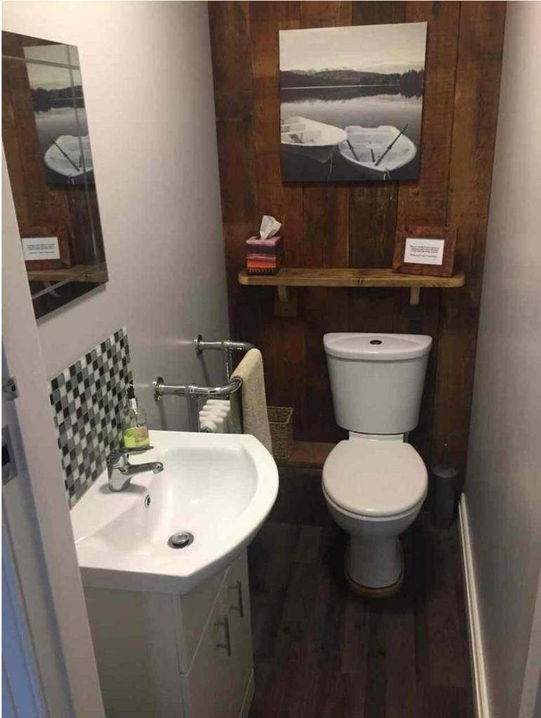 Upstairs Cloakroom.jpg