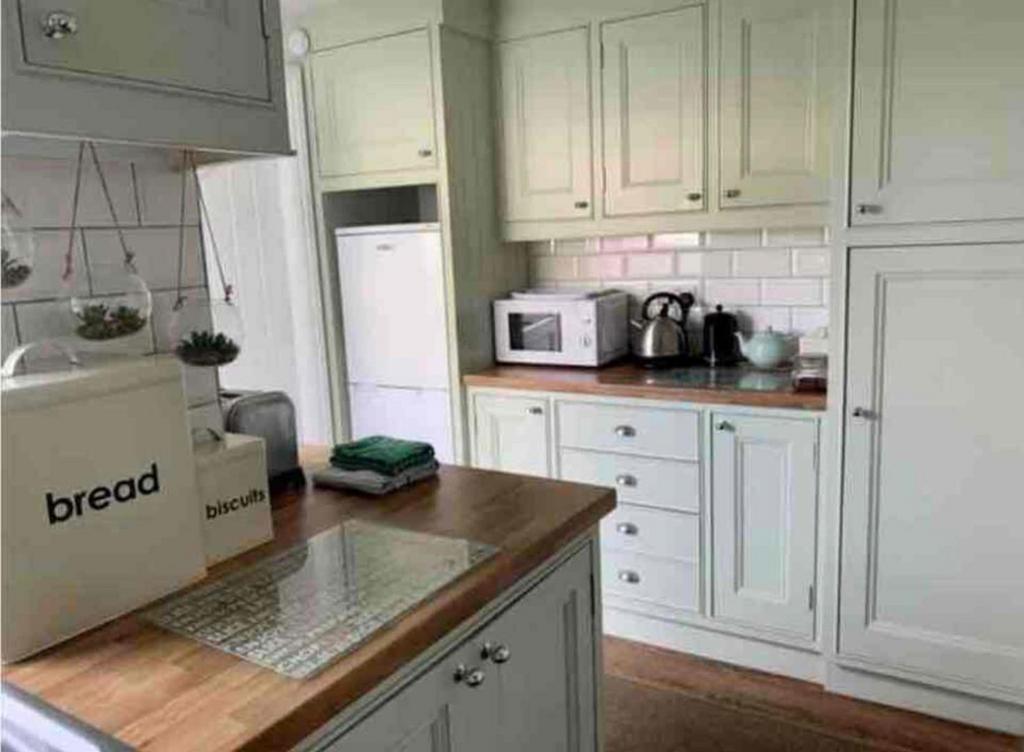 Kitchen1.jpg