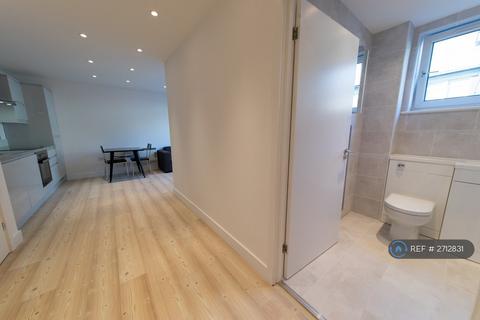 1 bedroom flat to rent, Mowlem Street, London, E2