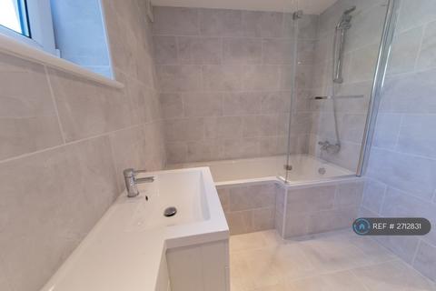 1 bedroom flat to rent, Mowlem Street, London, E2