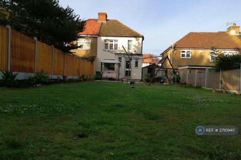 undefined, Kenilworth Avenue, Romford, RM3
