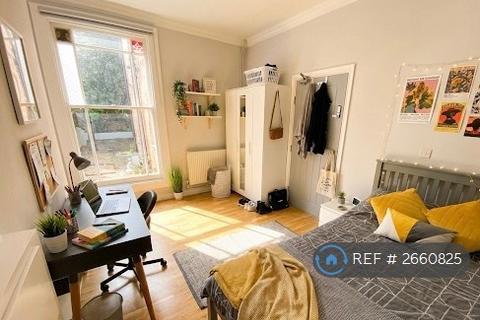 6 bedroom semi-detached house to rent, Daneshill Road, Leicester, LE3