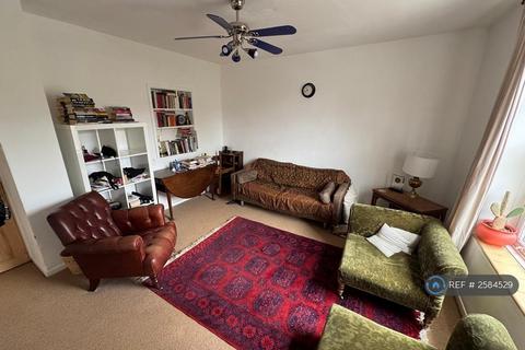 2 bedroom flat to rent, Peckham Park Road, London, SE15