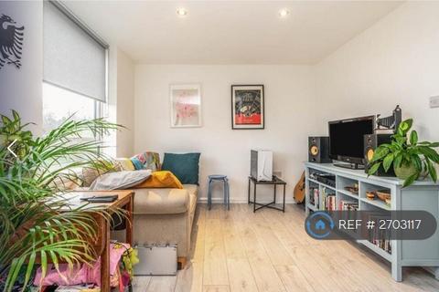 1 bedroom flat to rent, New Road Avenue, Chatham, ME4