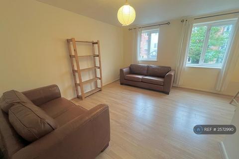 1 bedroom in a flat share to rent, Stretford Road, Manchester, M15