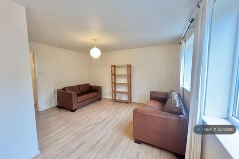 1 bedroom in a flat share to rent, Stretford Road, Manchester, M15