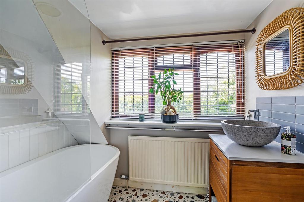 90004 25 Belle Vue Road (14).jpg