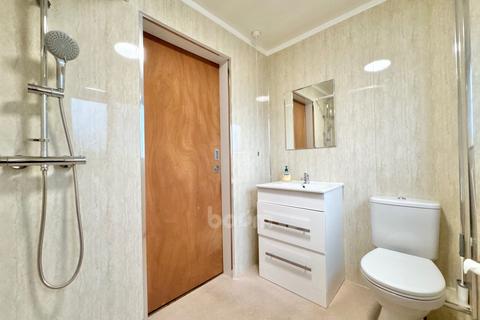 3 bedroom terraced house for sale, Sunderland Court, Kilbirnie