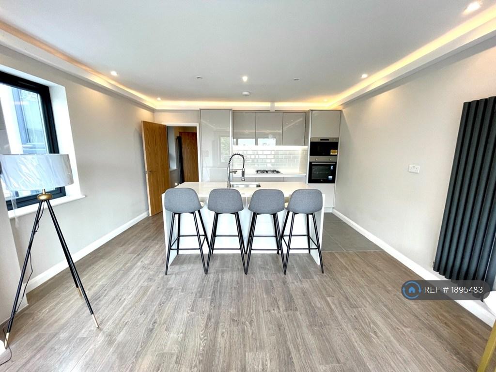 Hybrid Kitchen / Living Area