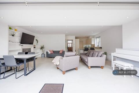 undefined, Chigwell Grange, Chigwell, IG7