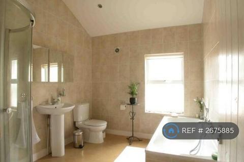 2 bedroom terraced house to rent, Johnston Terrace, London, NW2