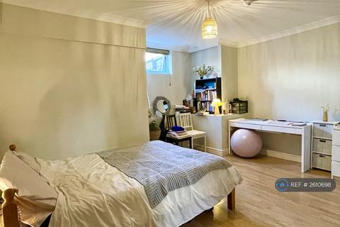 undefined, Folkestone Road, London, E17