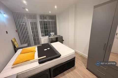 1 bedroom in a house share to rent, Forty Avenue, Wembley, HA9