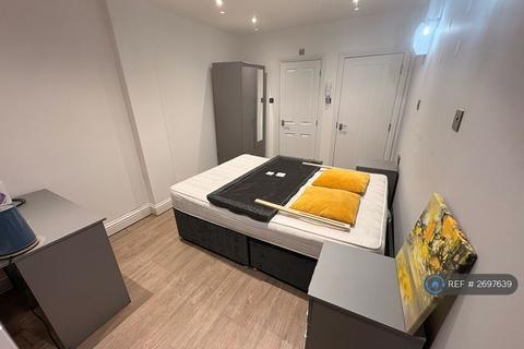 1 bedroom in a house share to rent, Forty Avenue, Wembley, HA9