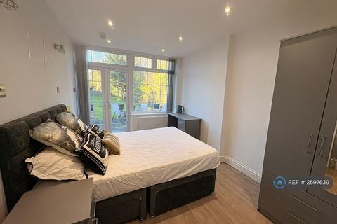 1 bedroom in a house share to rent, Forty Avenue, Wembley, HA9