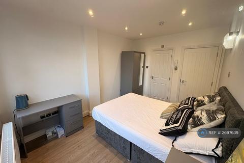 1 bedroom in a house share to rent, Forty Avenue, Wembley, HA9