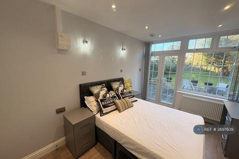 1 bedroom in a house share to rent, Forty Avenue, Wembley, HA9