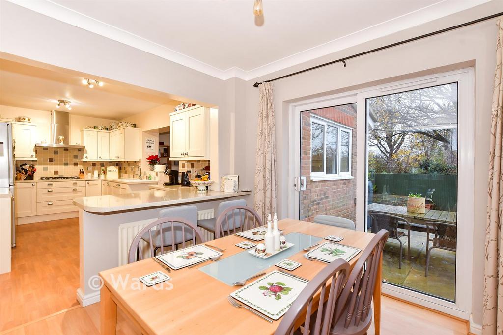 Kitchen/Dining Area
