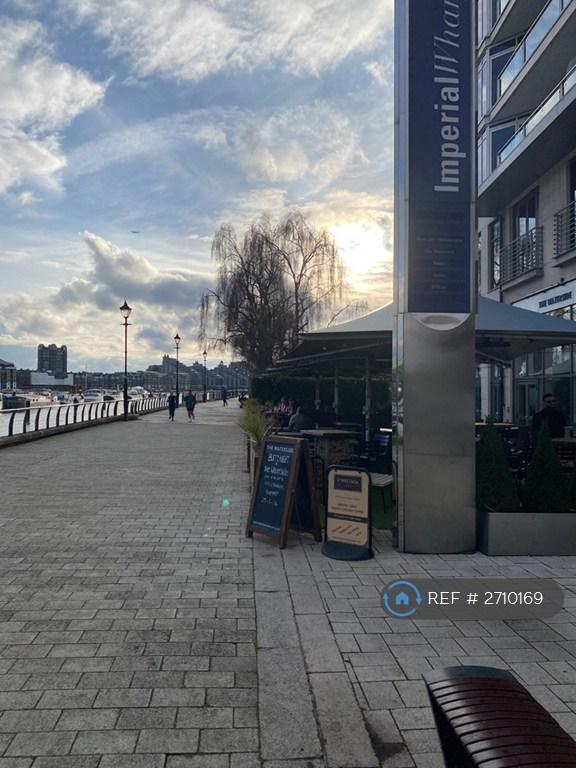 Waterfront &amp; Waterside Pub