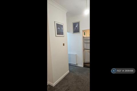 1 bedroom flat to rent, Manor Road, Wallington, SM6