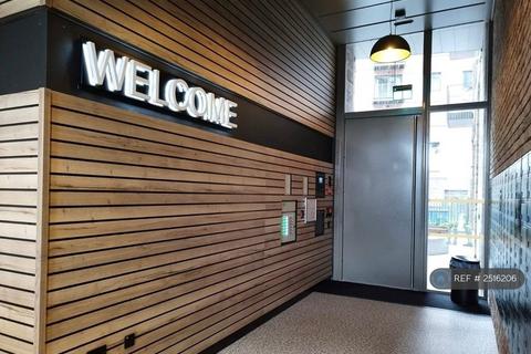 1 bedroom in a flat share to rent, Ancoats Gardens, Manchester, M4