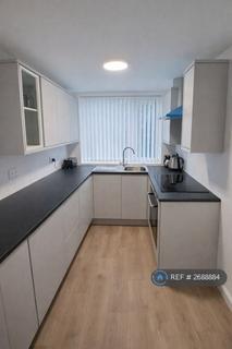 2 bedroom semi-detached house to rent, Fife Avenue, Chadderton, Oldham, OL9