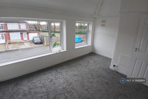 2 bedroom semi-detached house to rent, Fife Avenue, Chadderton, Oldham, OL9