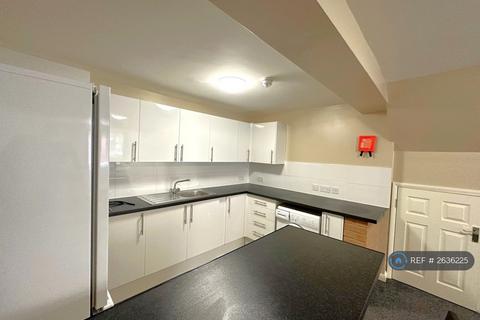 3 bedroom terraced house to rent, Stokes Croft, Bristol, BS1