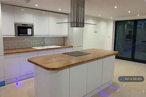 1 bedroom in a house share to rent, Friern Road, Dulwich, Peckham,Brixton,Camberwell,Nunhead, SE22