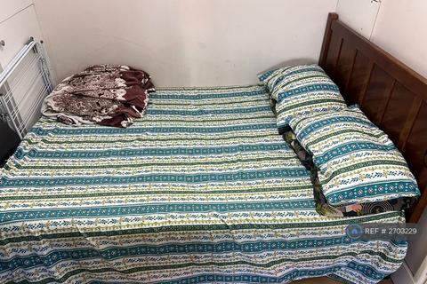 undefined, Midhurst Avenue, Croydon, CR0