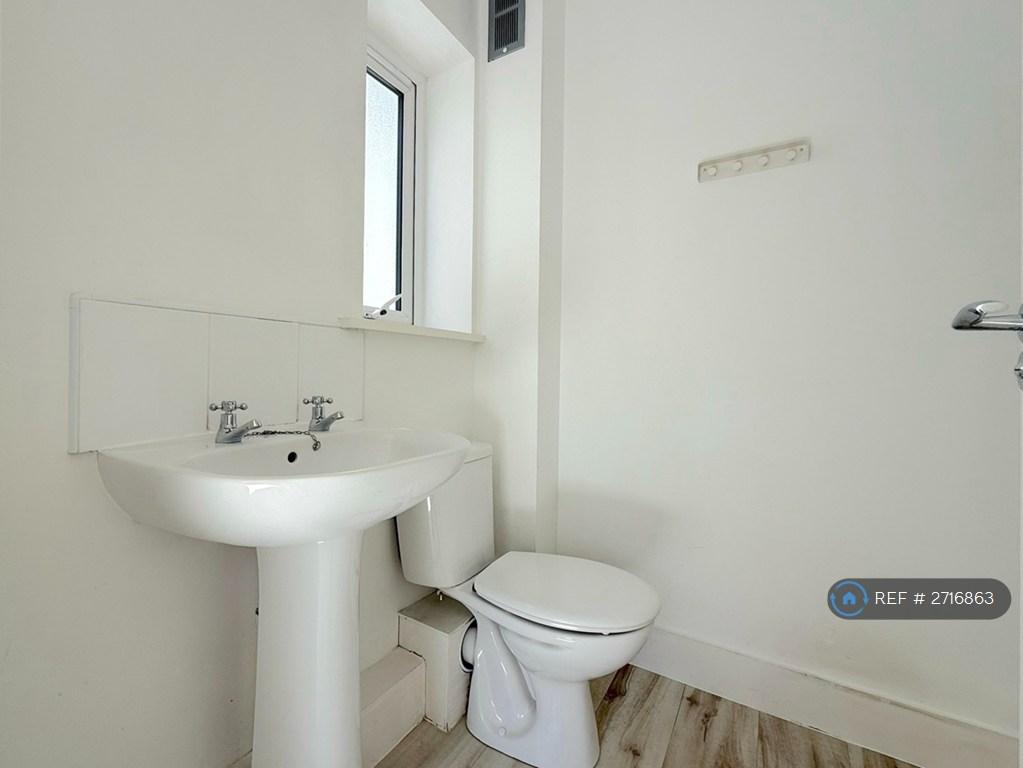 En Suite Bathroom With Shower