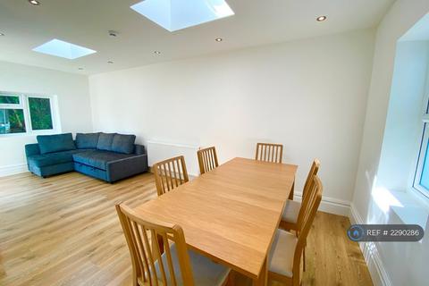 1 bedroom in a house share to rent, Park Hill Road, Wallington, SM6