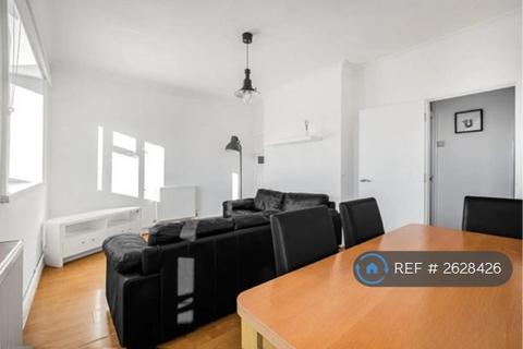 2 bedroom flat to rent, Longbridge Way, London, SE13