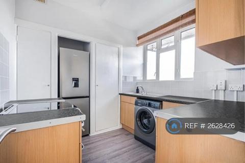 2 bedroom flat to rent, Longbridge Way, London, SE13